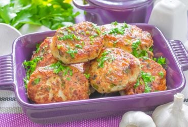 Соковиті парові котлети з курки: рецепти для здорового харчування