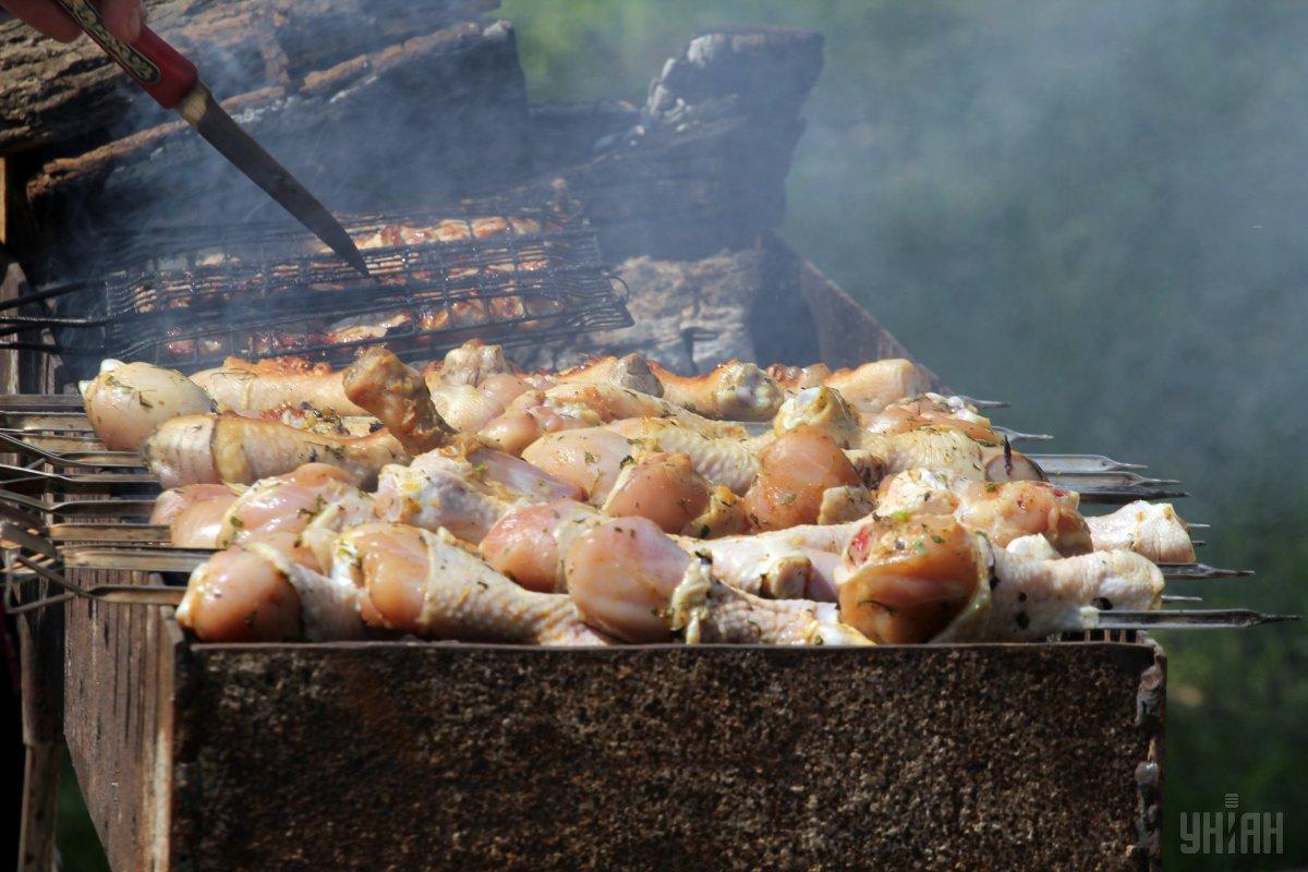 Як приготувати шашлик з курки / фото УНІАН