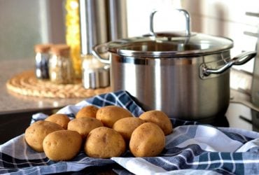 Готуємо швидкий салат з картоплею: простий і найсмачніший рецепт
