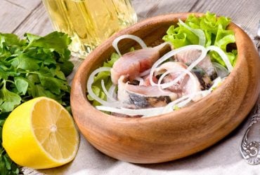 Швидкий маринад для оселедця - як за добу отримати готову рибу для святкового столу