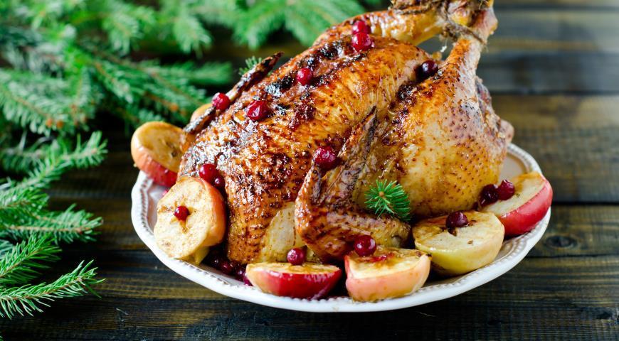 Курку потрібно запікати у фользі / фото gastronom.ru