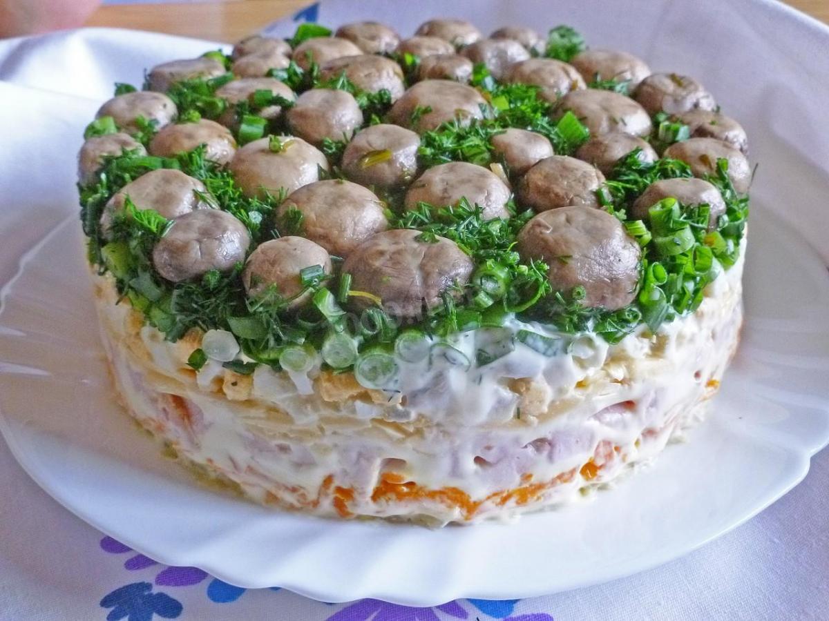 Салат “Грибна галявина”: найкращий рецепт на Новий рік