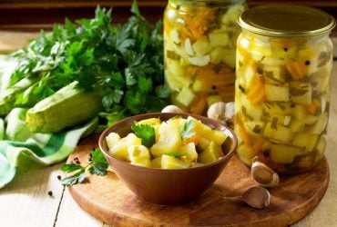 Кабачки кружечками на зиму: 4 рецепта для господинь