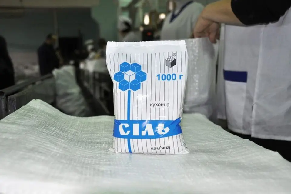 Яку сіль можна використовувати для консервування: повний гід
